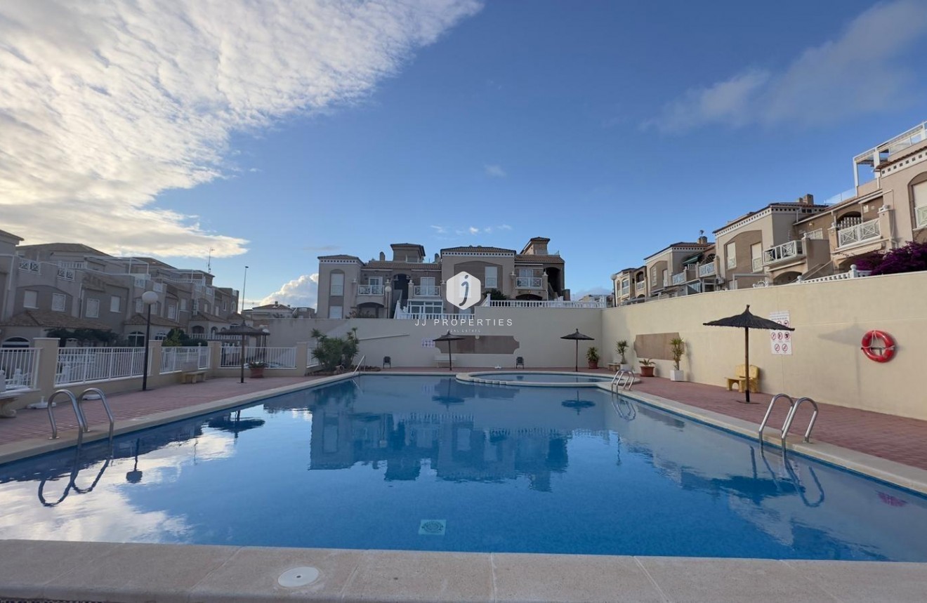 Segunda mano - Bungalow -
Torrevieja - Torreblanca