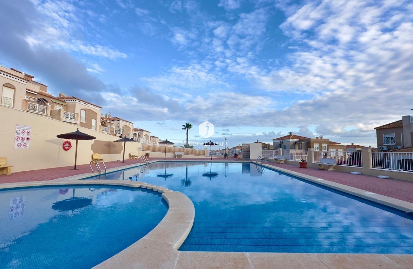 Segunda mano - Bungalow -
Torrevieja - Torreblanca