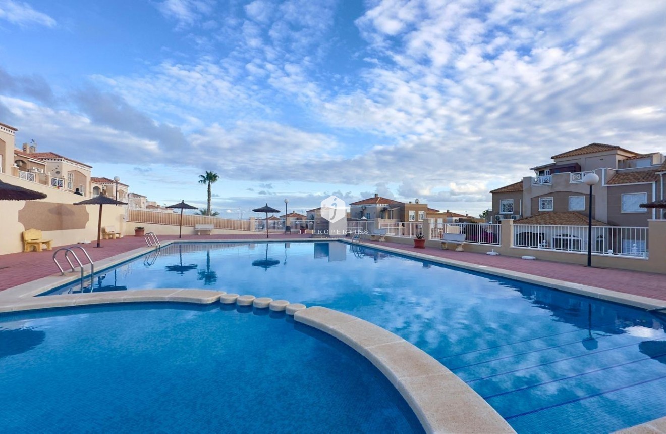 Segunda mano - Bungalow -
Torrevieja - Torreblanca