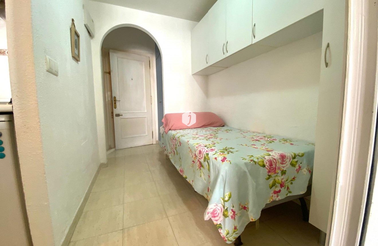 Resale - Apartment / flat -
Torrevieja - Estacion de autobuses