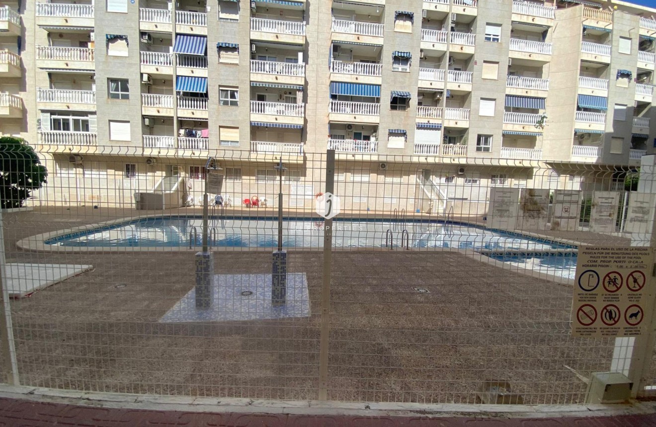 Resale - Apartment / flat -
Torrevieja - Estacion de autobuses