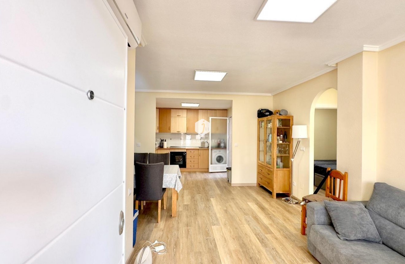 Resale - Bungalow -
Torrevieja - Torreblanca