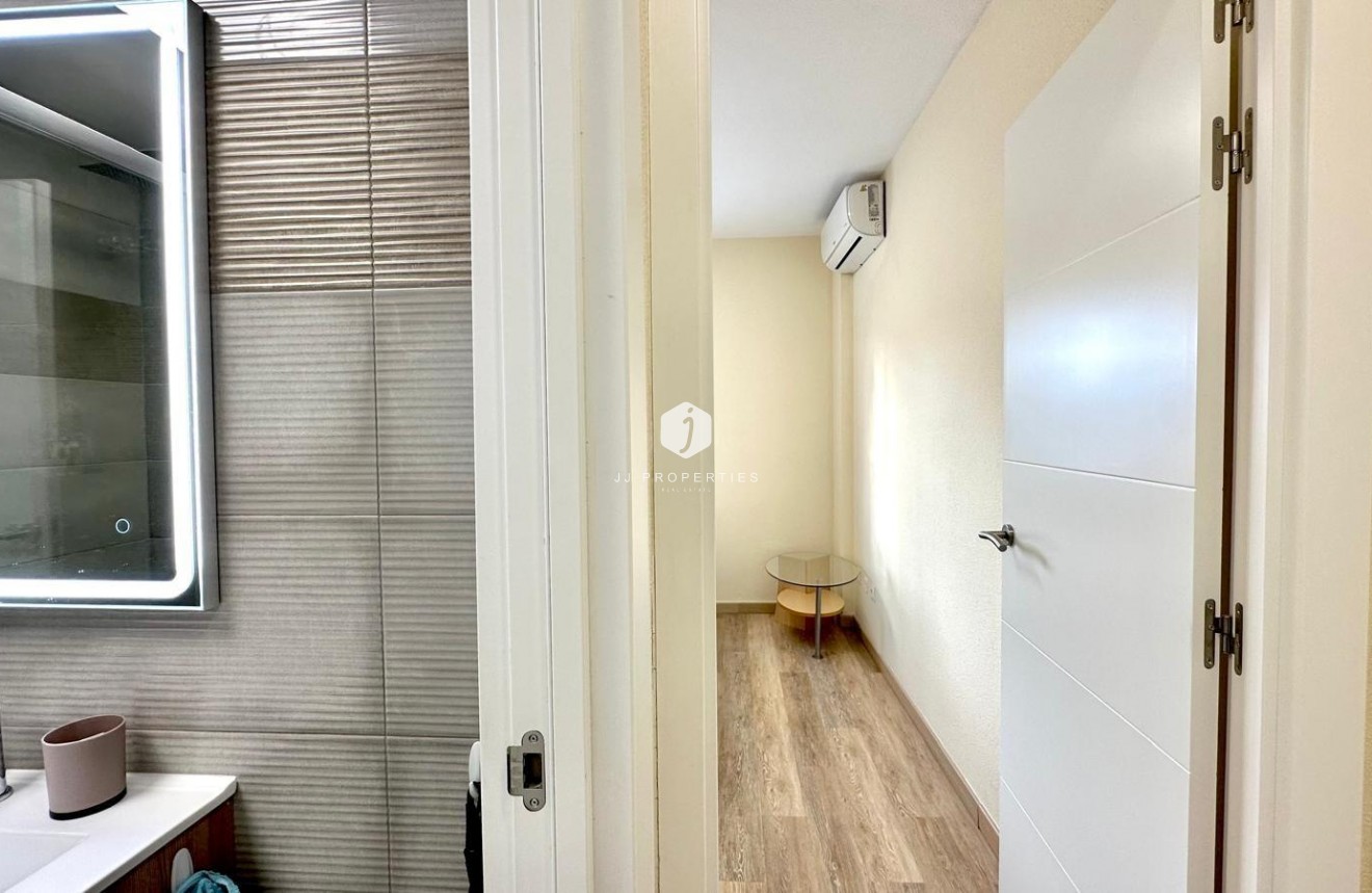 Resale - Bungalow -
Torrevieja - Torreblanca