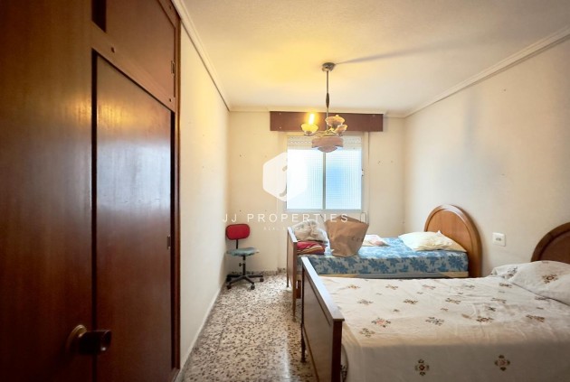 Z drugiej ręki - Mieszkanie w bloku -
Torrevieja