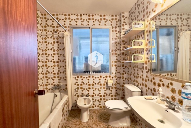 Z drugiej ręki - Mieszkanie w bloku -
Torrevieja