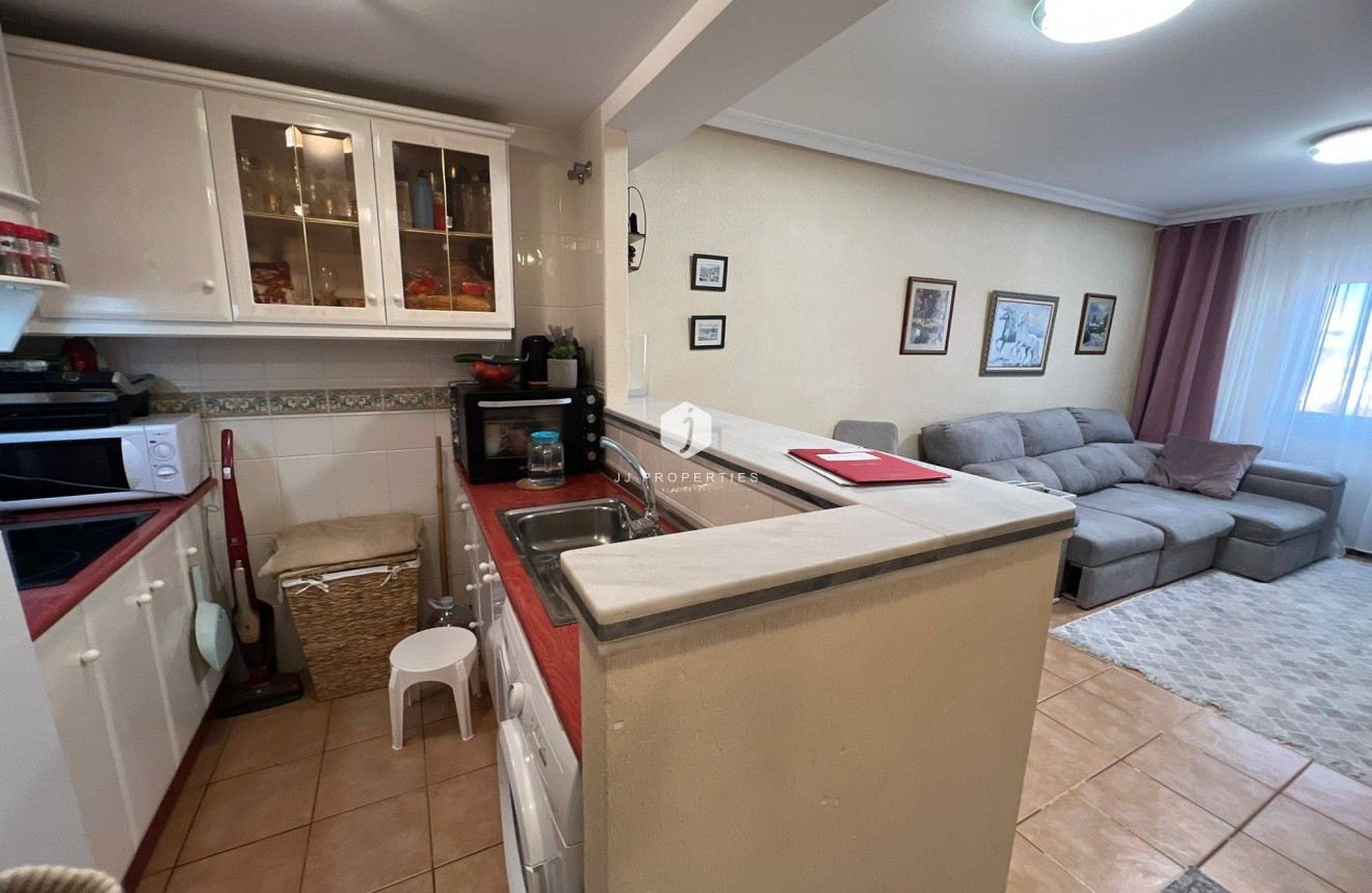 Resale - Apartment / flat -
Torrevieja - aguas nuevas