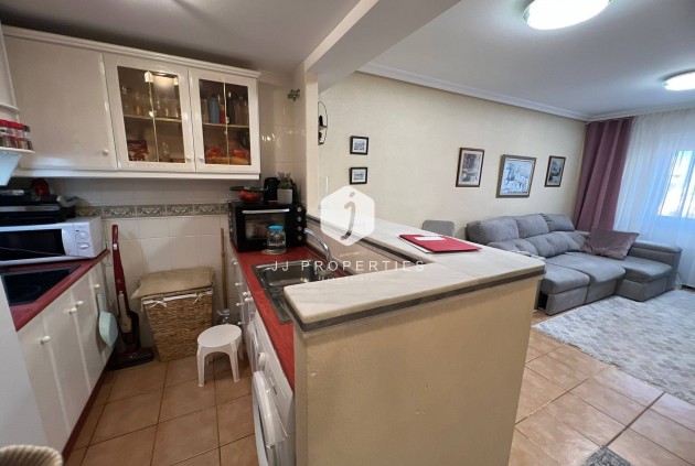 Resale - Apartment / flat -
Torrevieja - aguas nuevas