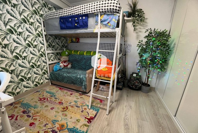 Resale - Apartment / flat -
Torrevieja - aguas nuevas