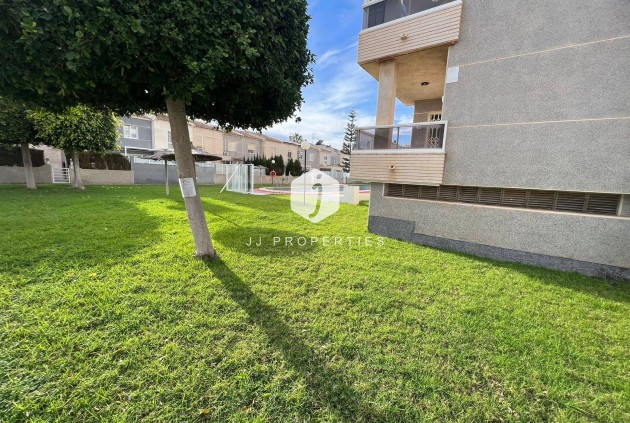 Resale - Apartment / flat -
Torrevieja - aguas nuevas