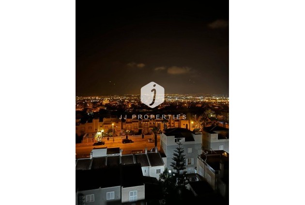 Resale - Apartment / flat -
Torrevieja - aguas nuevas