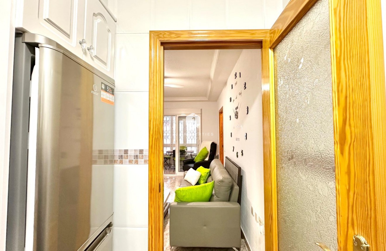 Resale - Apartment / flat -
Torrevieja - Centro