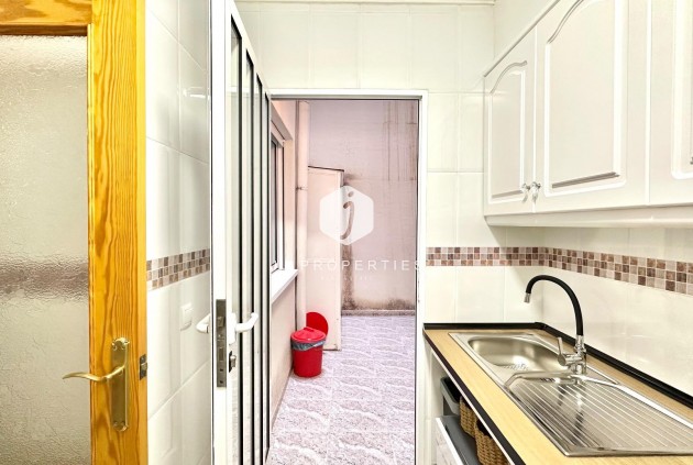 Resale - Apartment / flat -
Torrevieja - Centro