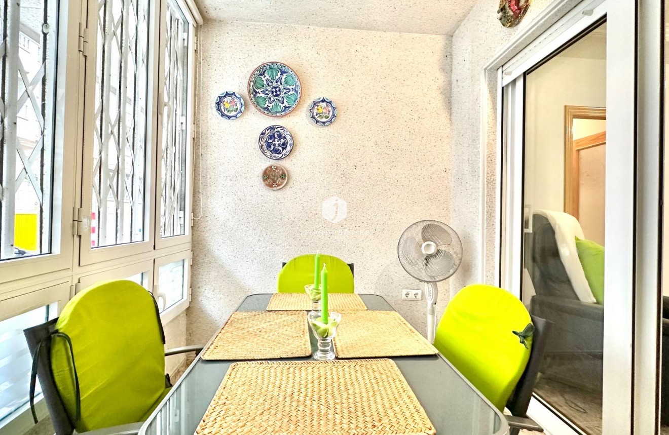 Resale - Apartment / flat -
Torrevieja - Centro