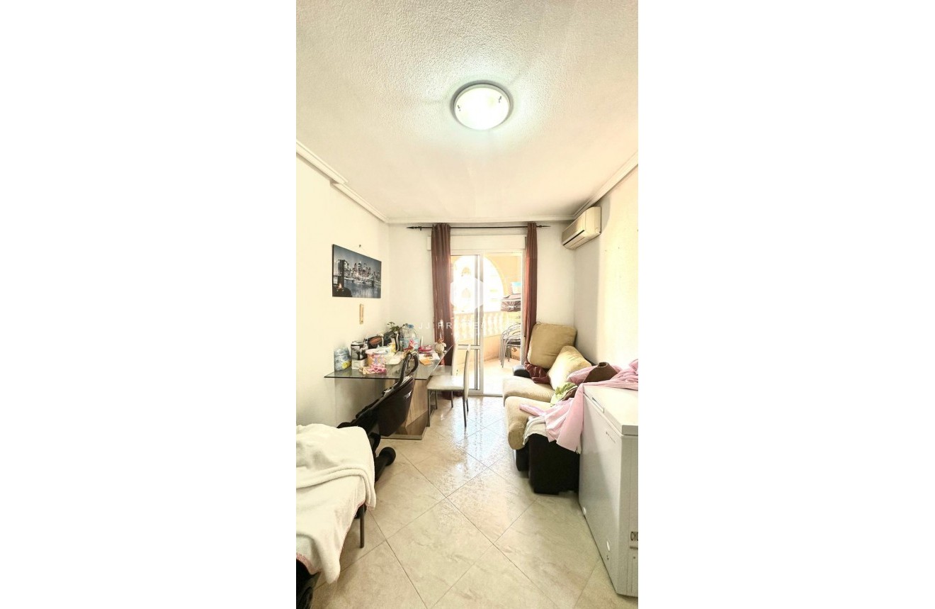 Resale - Apartment / flat -
Torrevieja - Estacion de autobuses