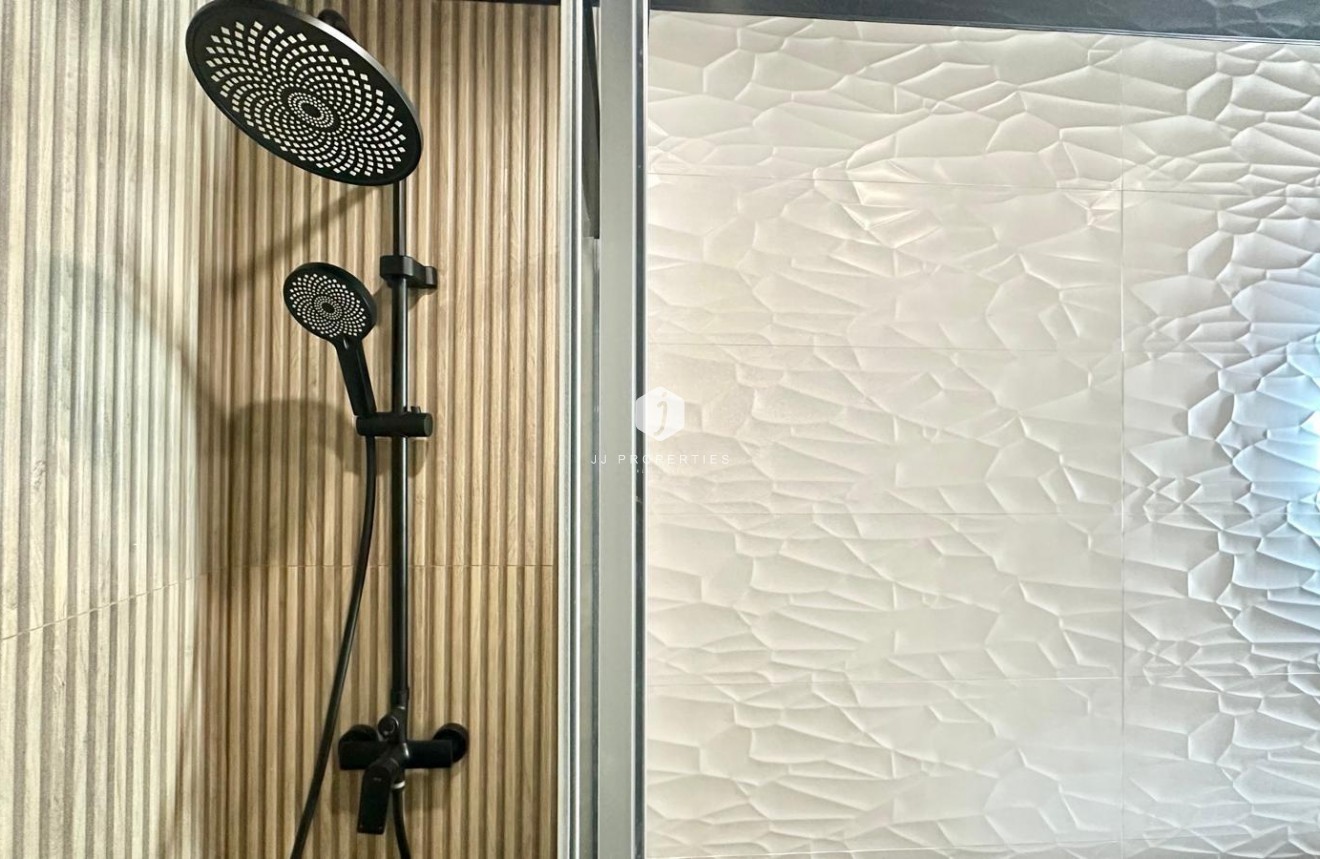 Resale - Apartment / flat -
Torrevieja - Centro