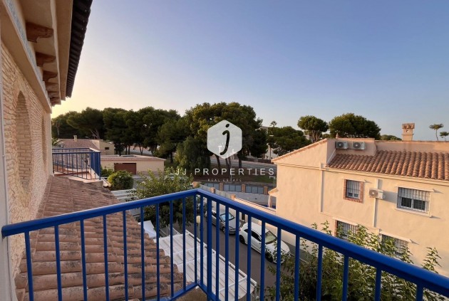 Resale - Chalet -
Orihuela Costa - Campoamor