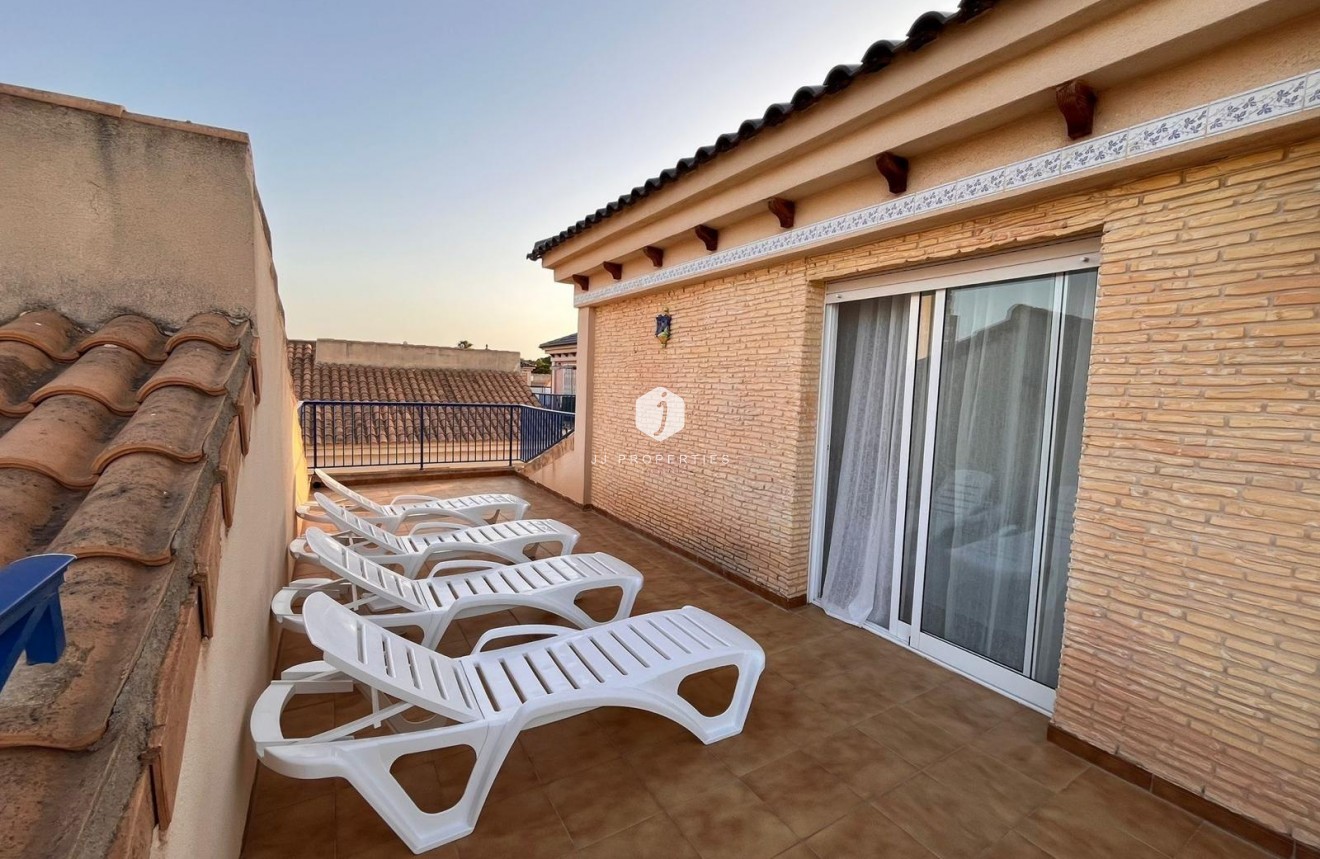 Resale - Chalet -
Orihuela Costa - Campoamor