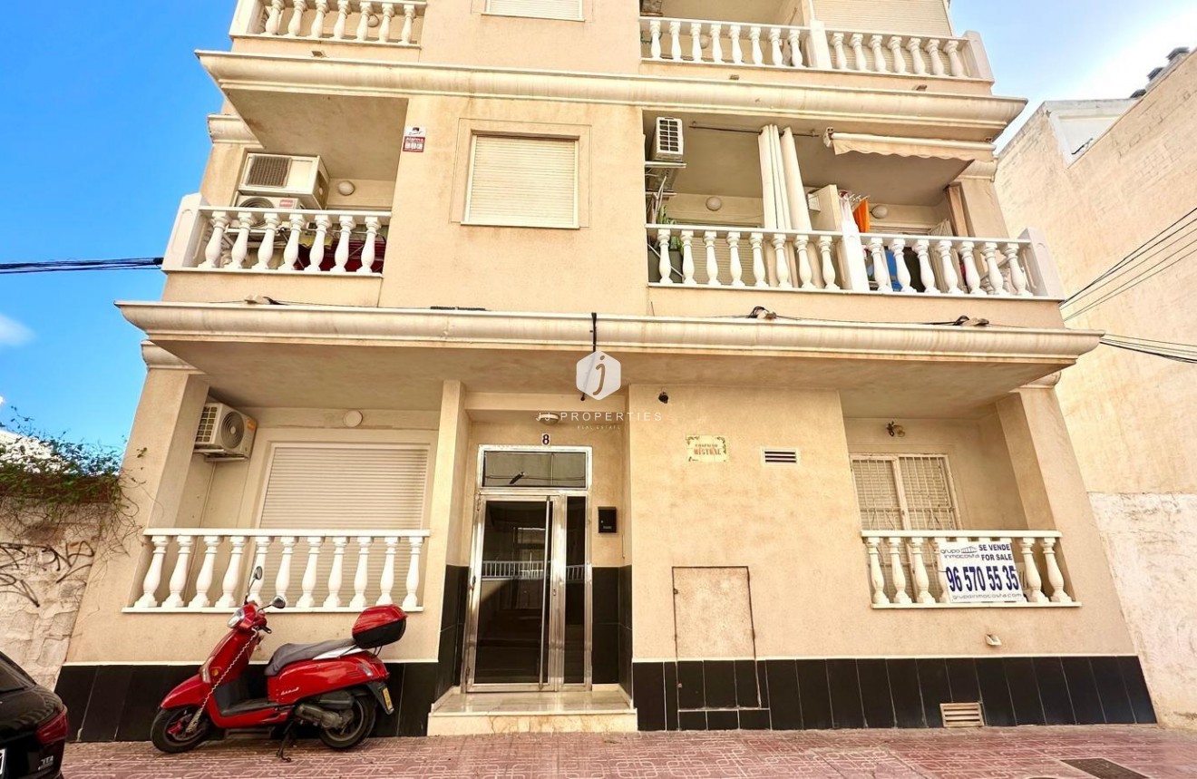 Resale - Apartment / flat -
Torrevieja - La Mata Pueblo
