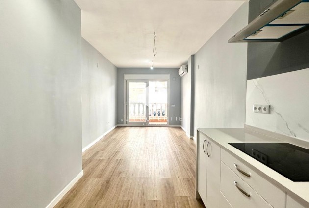 Resale - Apartment / flat -
Torrevieja - La Mata Pueblo