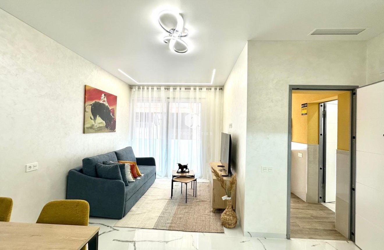 Resale - Apartment / flat -
Torrevieja - Playa del Cura