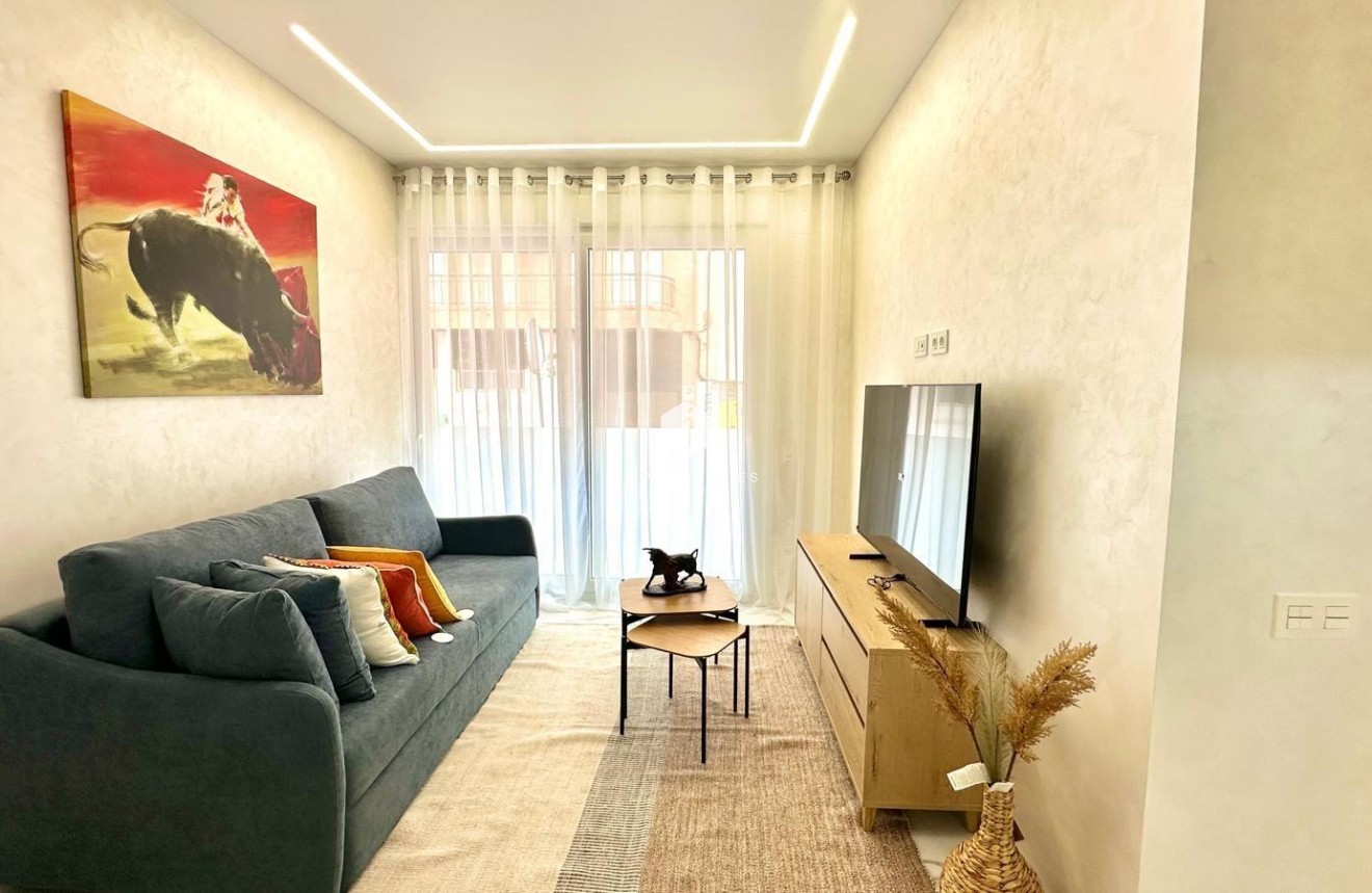 Resale - Apartment / flat -
Torrevieja - Playa del Cura