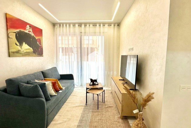 Resale - Apartment / flat -
Torrevieja - Playa del Cura