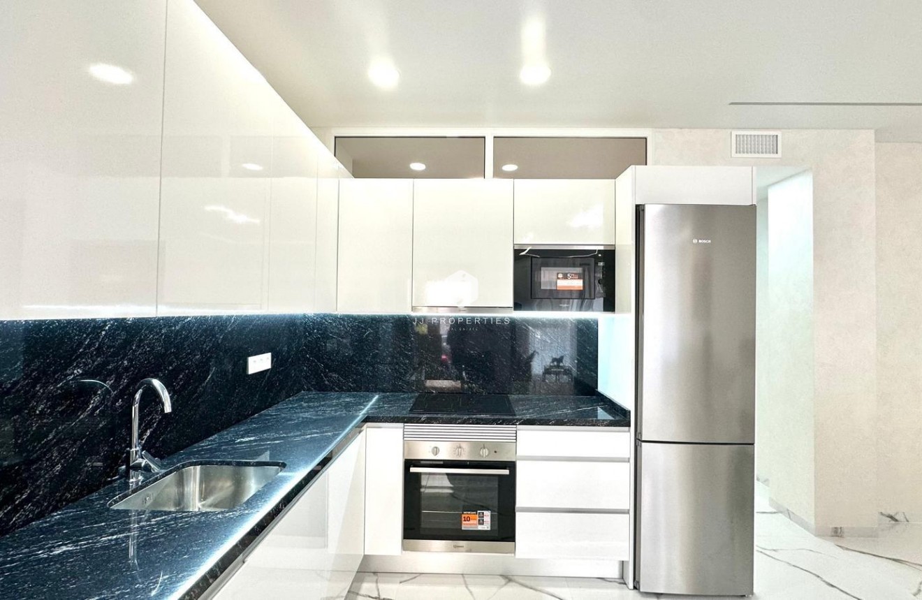 Resale - Apartment / flat -
Torrevieja - Playa del Cura