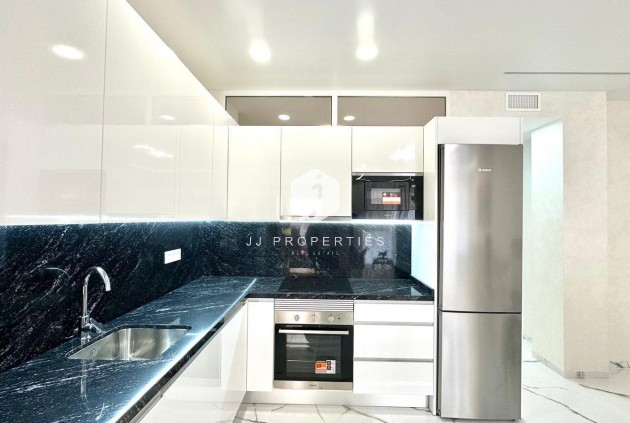 Resale - Apartment / flat -
Torrevieja - Playa del Cura