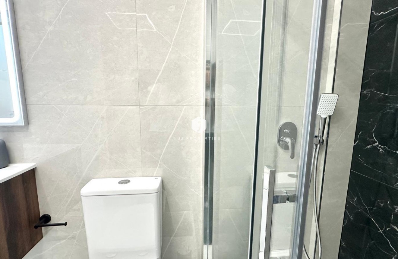 Resale - Apartment / flat -
Torrevieja - Playa del Cura