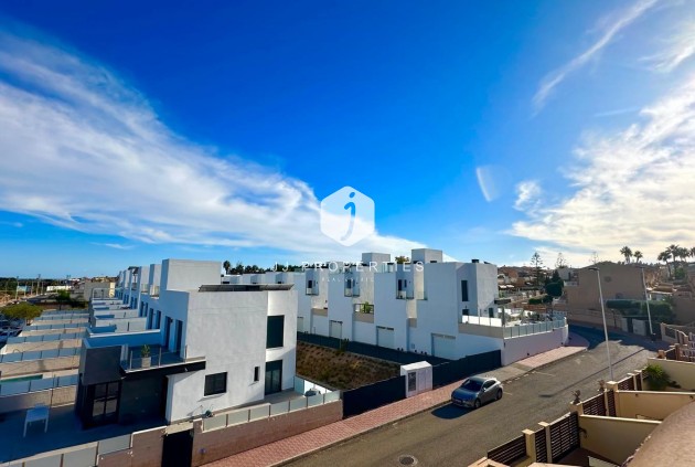 Resale - Chalet -
Torrevieja - La siesta