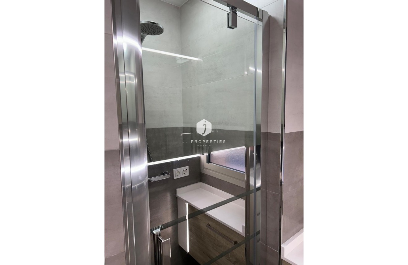 Resale - Apartment / flat -
Torrevieja - Playa del Cura