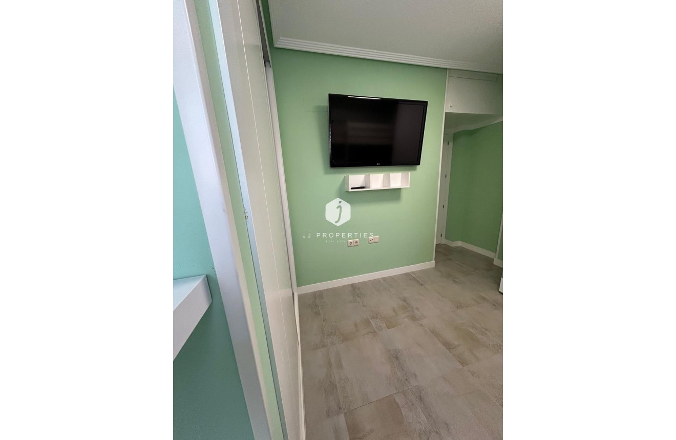 Resale - Apartment / flat -
Torrevieja - Playa del Cura