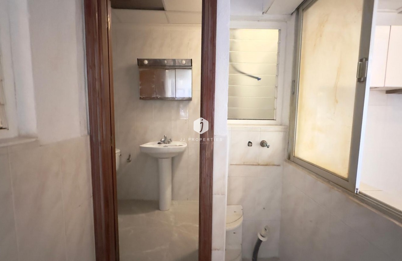 Resale - Apartment / flat -
Torrevieja - Centro