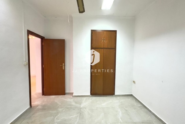 Resale - Apartment / flat -
Torrevieja - Centro