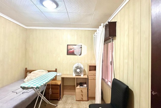 Resale - Chalet -
Torrevieja - Playa del Cura