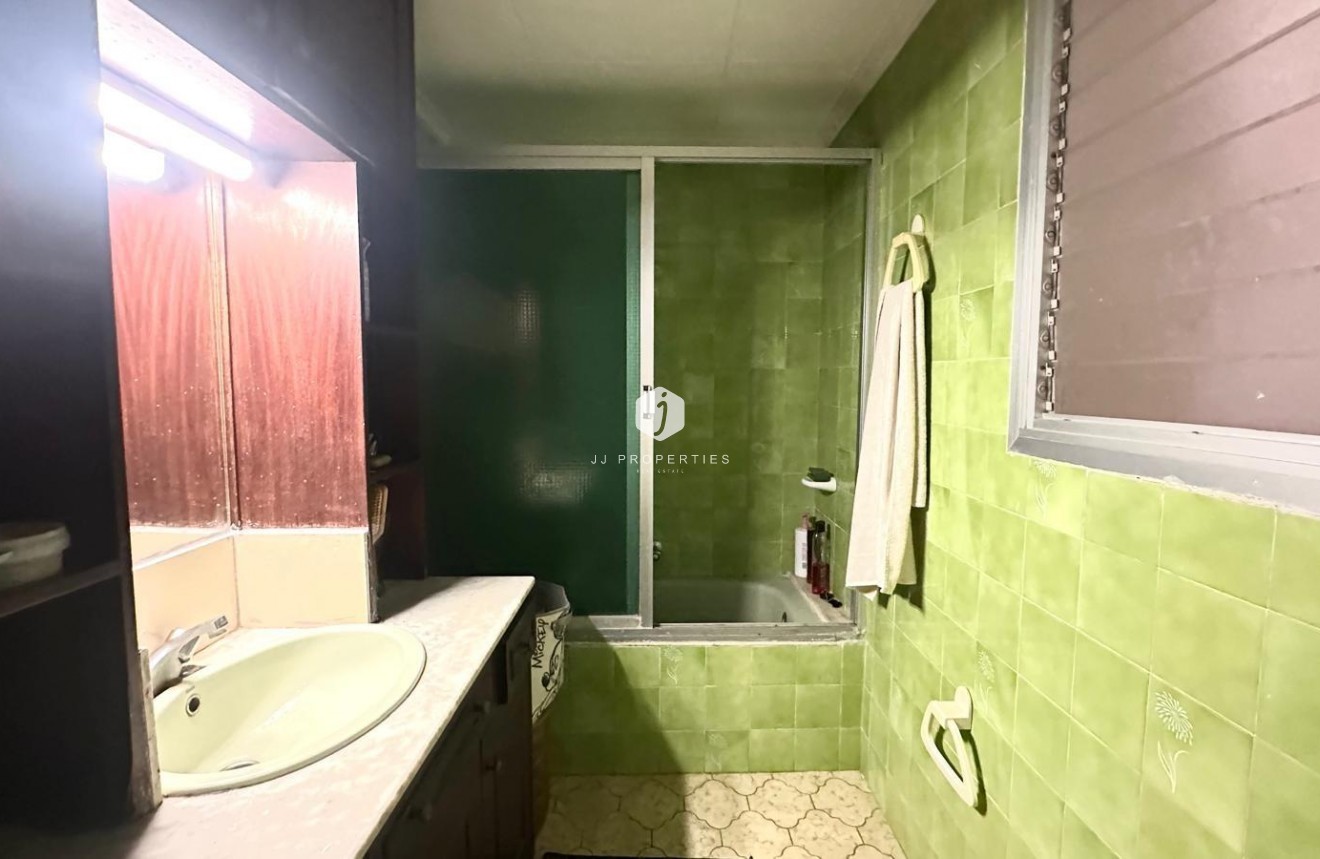 Resale - Chalet -
Torrevieja - Playa del Cura