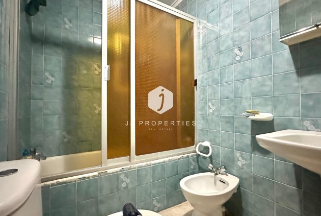 Resale - Chalet -
Torrevieja - Playa del Cura