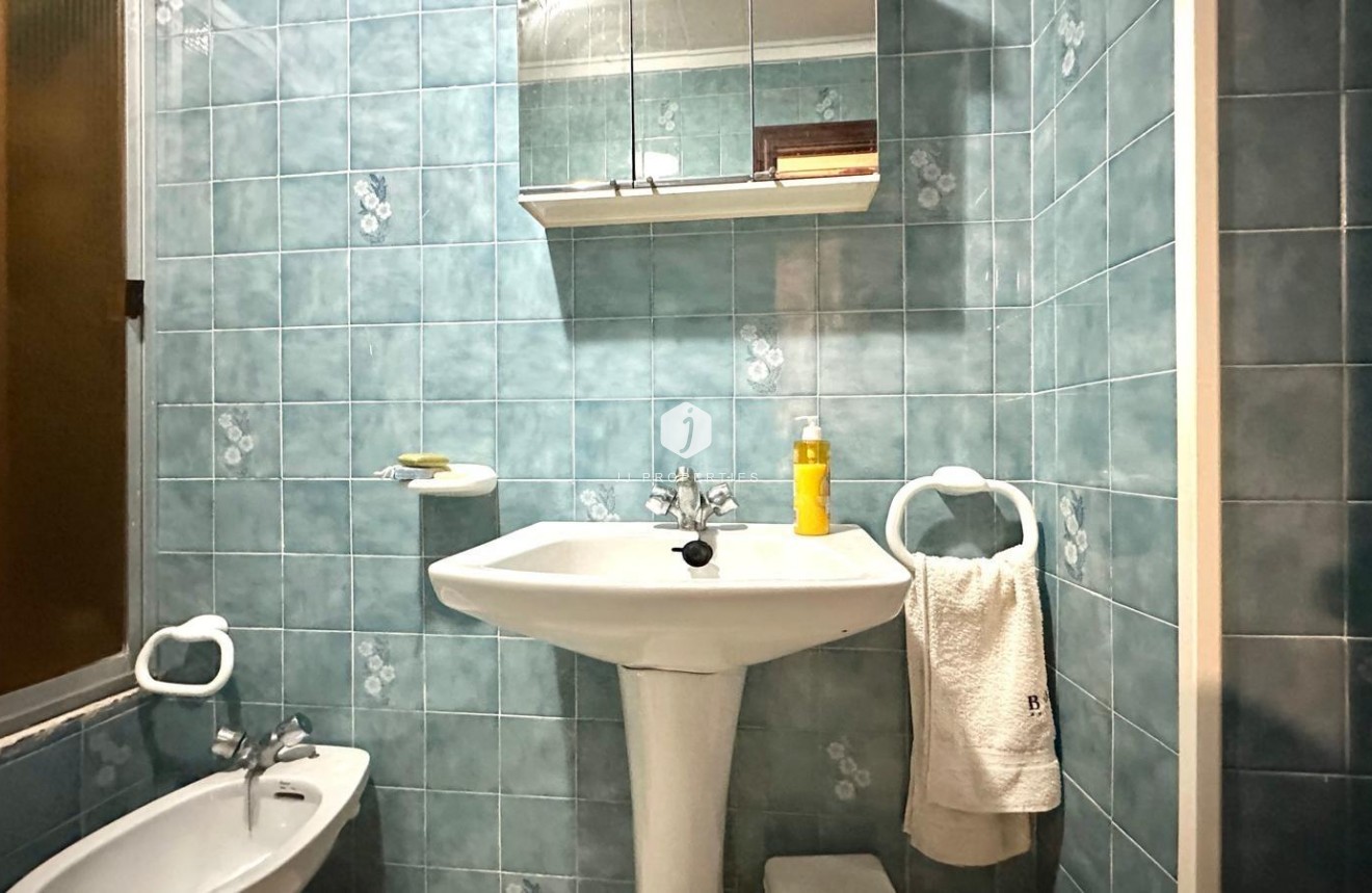 Resale - Chalet -
Torrevieja - Playa del Cura