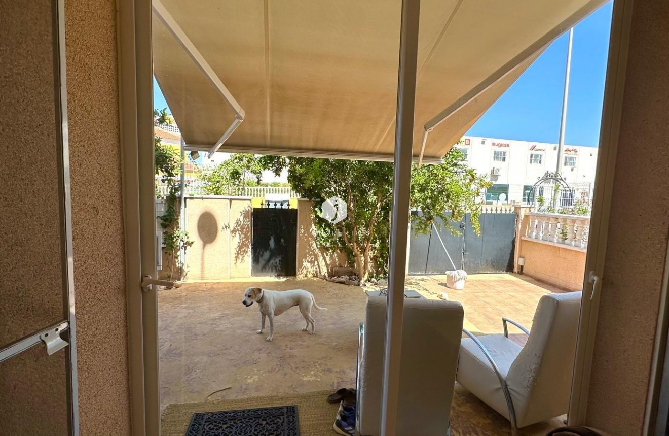 Resale - Villa -
Orihuela Costa - La Regia