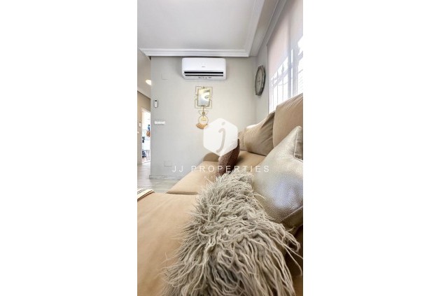 Resale - Villa -
Orihuela Costa - La Regia