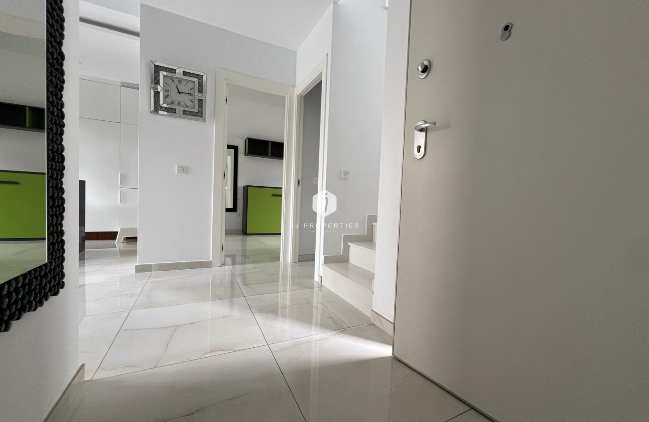 Resale - Villa -
Orihuela Costa - Lomas de Cabo Roig