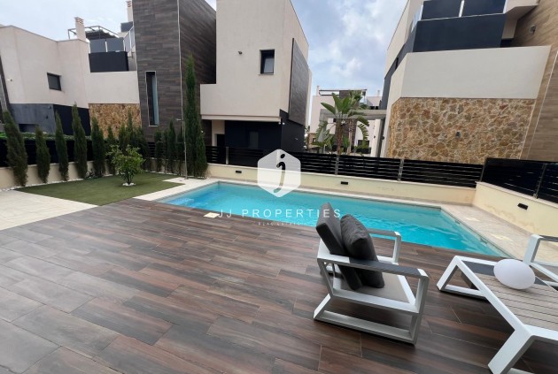 Resale - Villa -
Orihuela Costa - Lomas de Cabo Roig