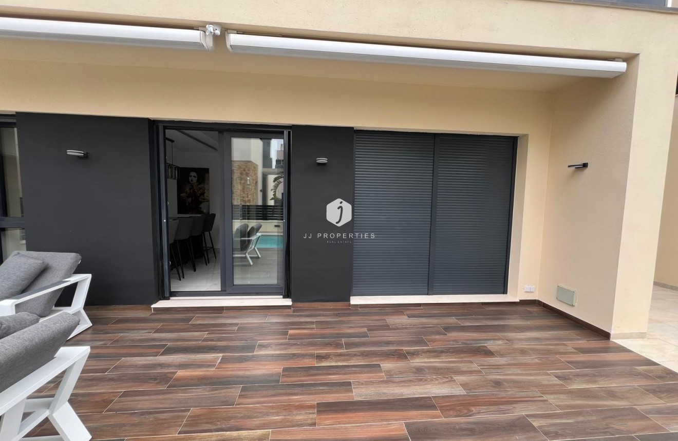 Resale - Villa -
Orihuela Costa - Lomas de Cabo Roig