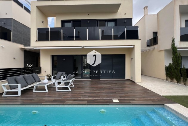 Resale - Villa -
Orihuela Costa - Lomas de Cabo Roig