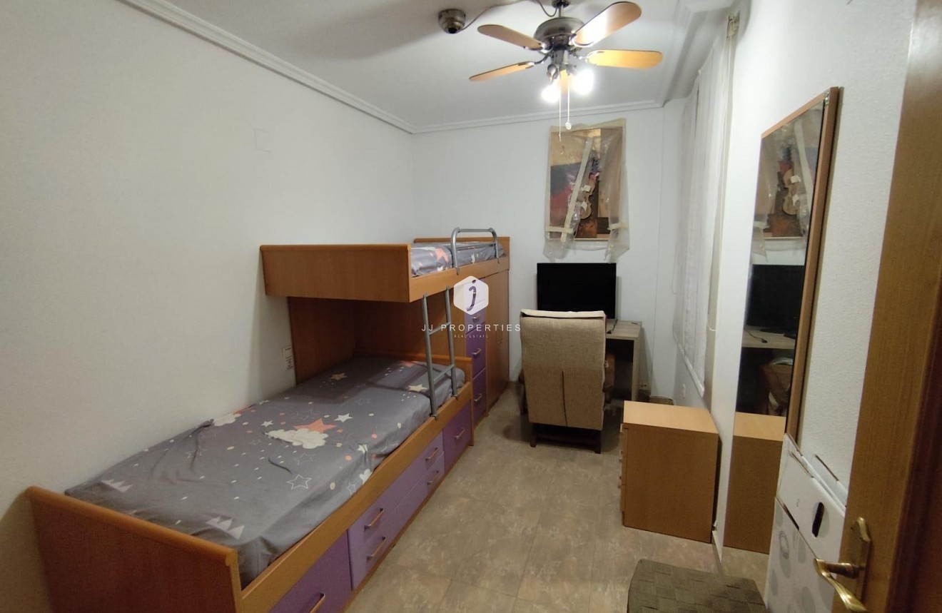 D'occasion - Appartement -
Torrevieja - Estacion de autobuses