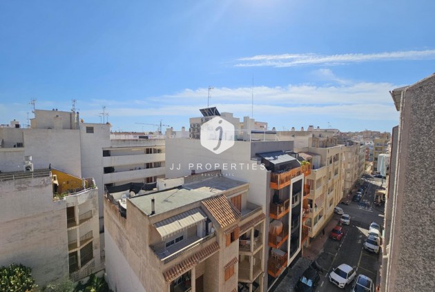 Resale - Apartment / flat -
Torrevieja - Centro