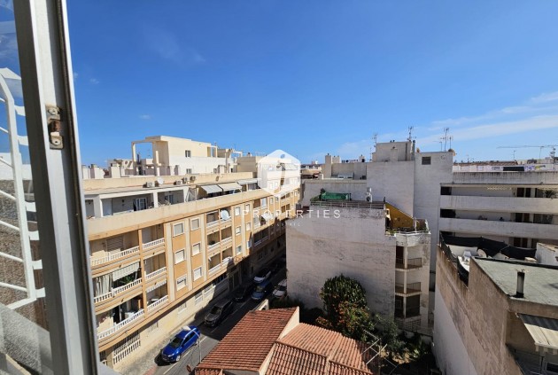 Resale - Apartment / flat -
Torrevieja - Centro