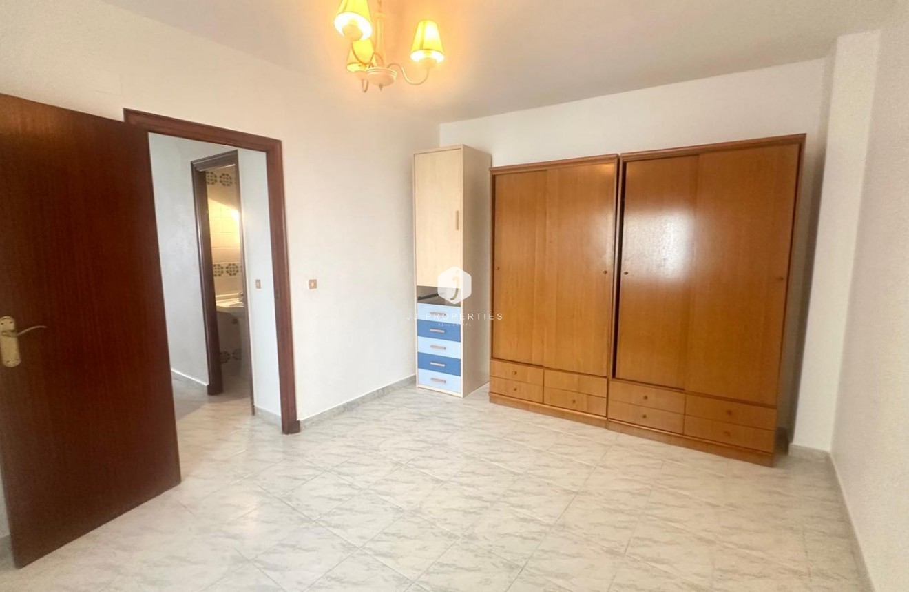 Resale - Apartment / flat -
Torrevieja - Estacion de autobuses