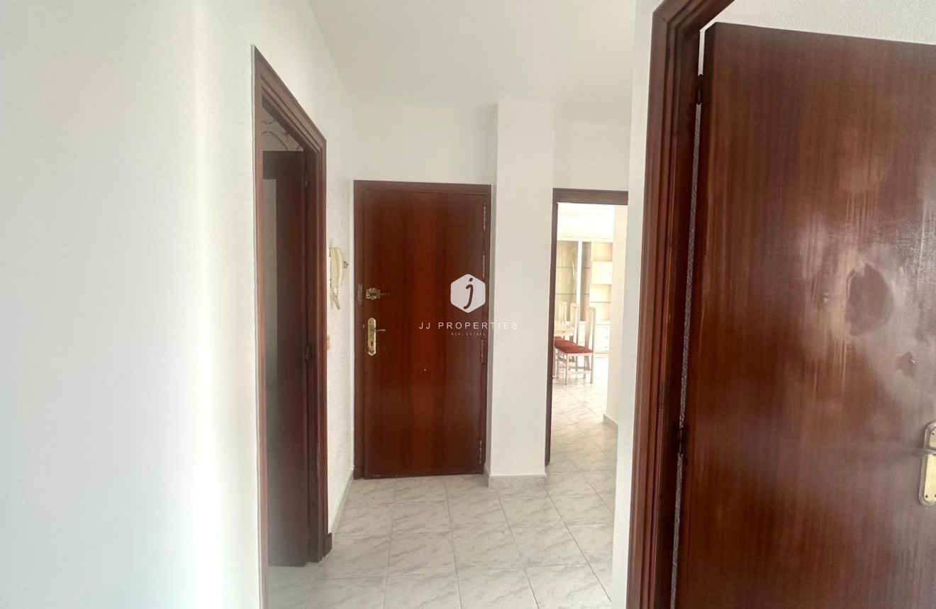 Resale - Apartment / flat -
Torrevieja - Estacion de autobuses