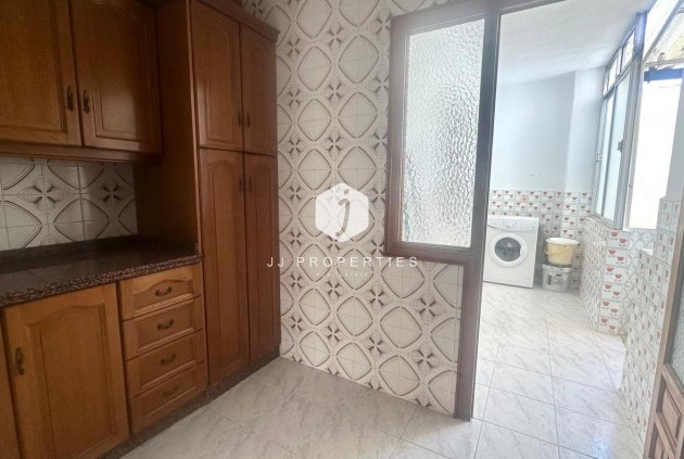 Resale - Apartment / flat -
Torrevieja - Estacion de autobuses